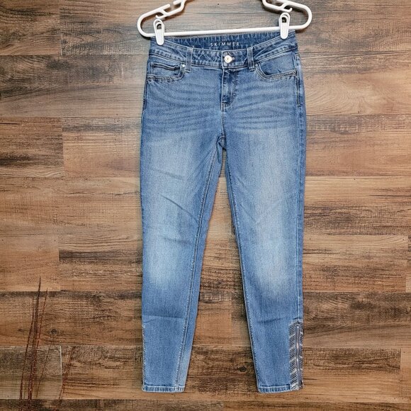 WHBM Jeans Size 2 The Skimmer Skinny Embroidered Zip Low Rise Medium Light Wash - Picture 1 of 10